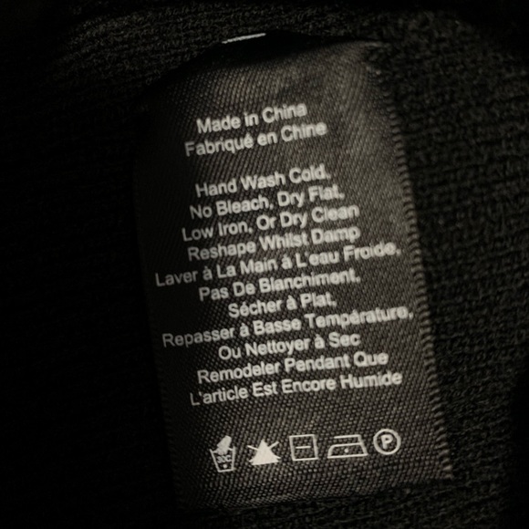 TNA beanie - Picture 3 of 3